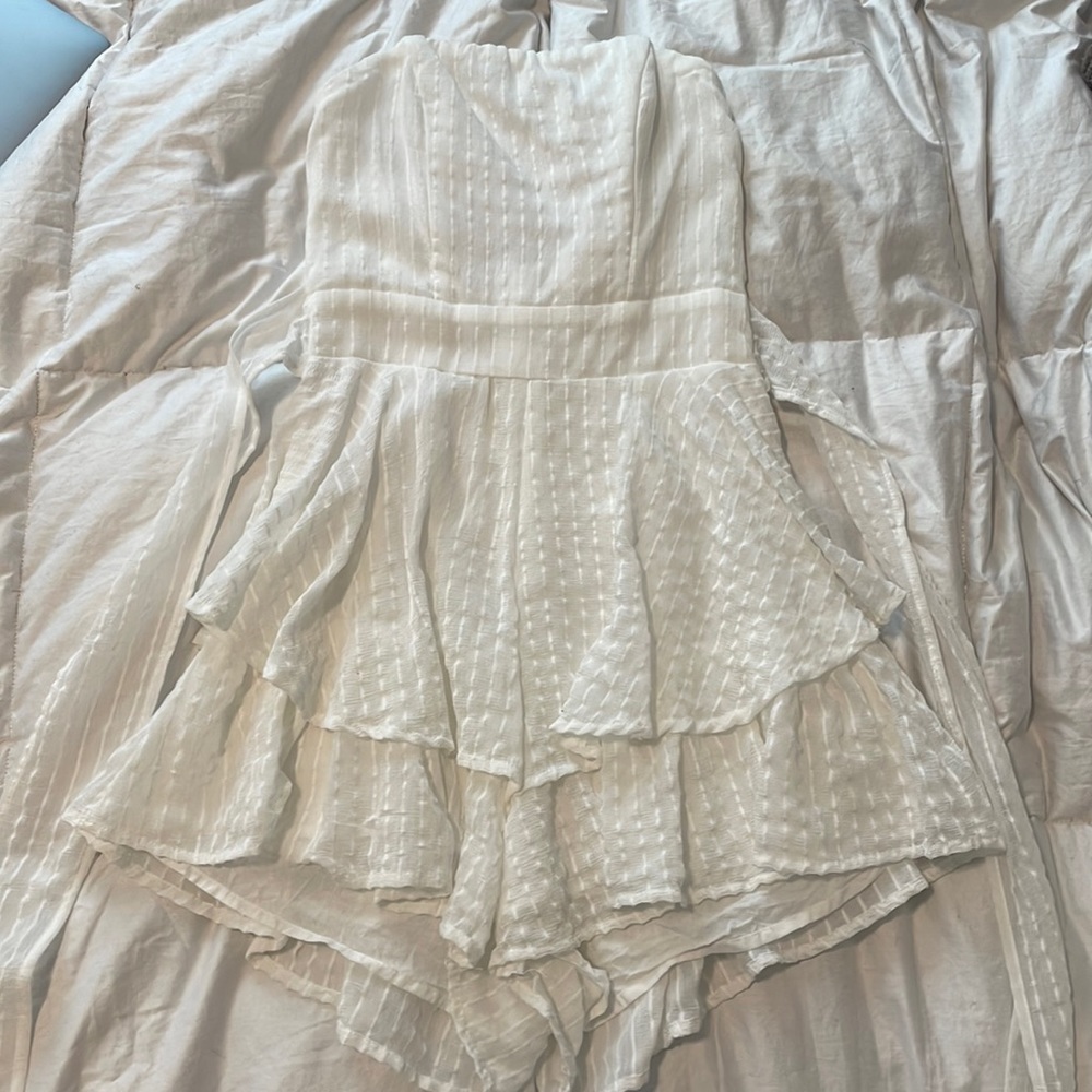 Selfie Leslie Flowy Romper - Picture 4 of 6